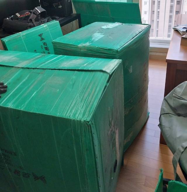 로얄익스프레스 기장 포장이사 현장 - 포장 박스 적재